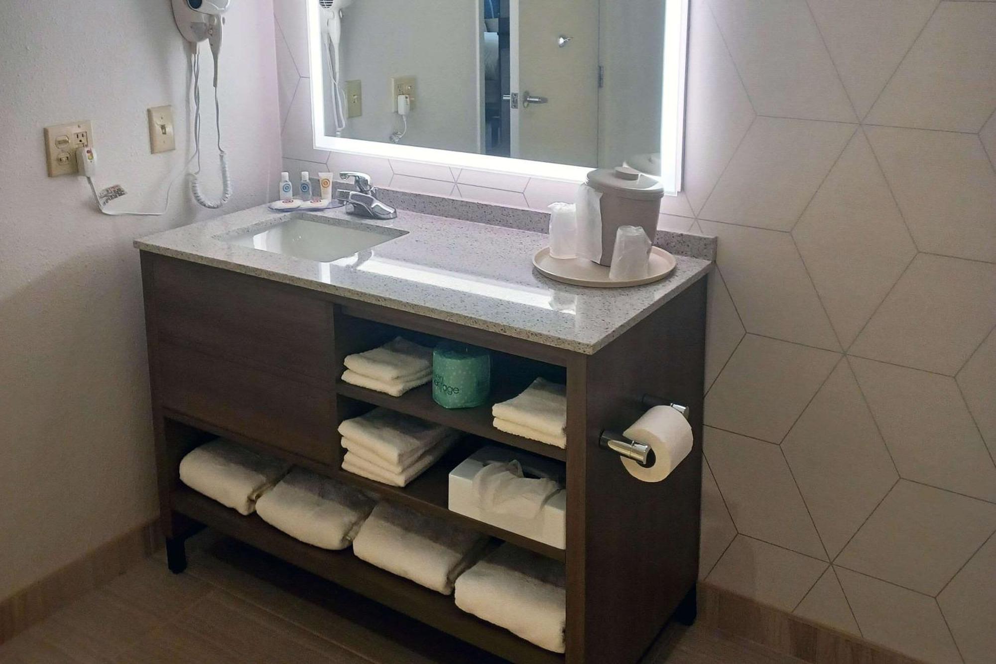 Comfort Inn Edinburgh - Columbus Zewnętrze zdjęcie